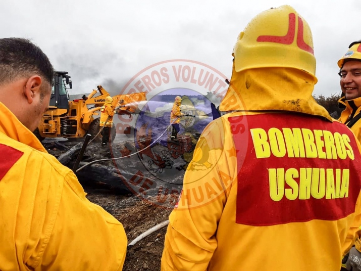 Se concurre a las operaciones de extinción del incendio forestal en Tolhuin